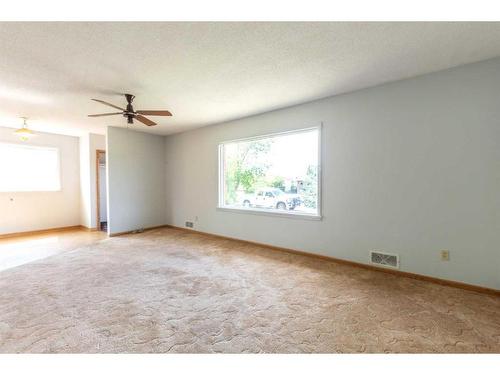 4607 54 Street, Stettler, AB - Indoor Photo Showing Other Room