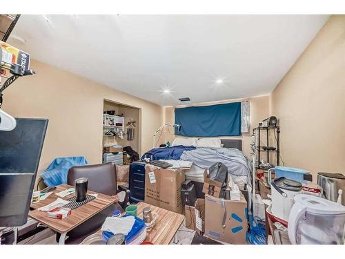 2714 74 Avenue Se, Calgary, AB - Indoor Photo Showing Bedroom