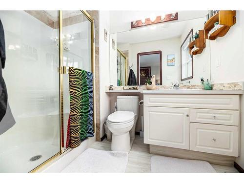 42 Osmond Close, Red Deer, AB - Indoor Photo Showing Bathroom