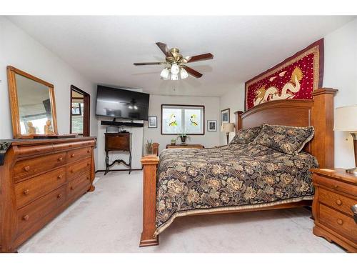 42 Osmond Close, Red Deer, AB - Indoor Photo Showing Bedroom