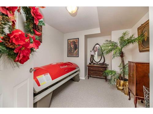 42 Osmond Close, Red Deer, AB - Indoor Photo Showing Other Room