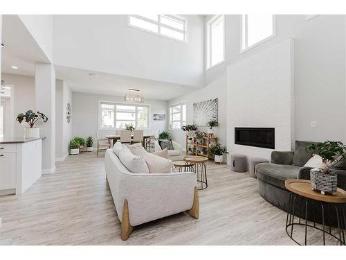 101 Lazaro Close, Red Deer, AB - Indoor Photo Showing Living Room