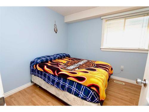 6 Westgate Crescent, Blackfalds, AB - Indoor Photo Showing Bedroom