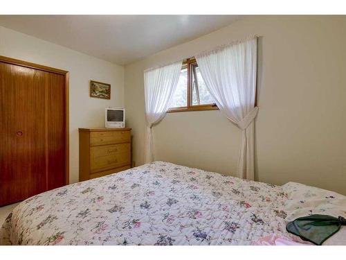 6101 Township Road 314, Rural Mountain View County, AB - Indoor Photo Showing Bedroom