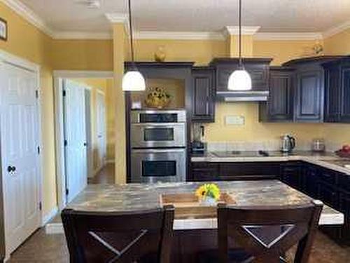 13 Cherry Se, Three Hills, AB - Indoor Photo Showing Kitchen