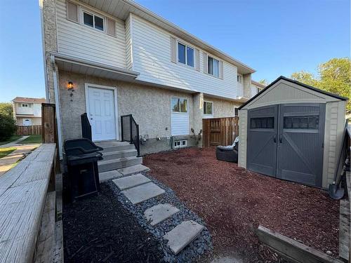 #F4-35 Nash Street, Red Deer, AB - Outdoor