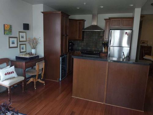 401-716 5 Street Ne, Calgary, AB - Indoor Photo Showing Kitchen