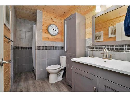 103-73014 Highway 591, Rural Clearwater County, AB - Indoor Photo Showing Bathroom