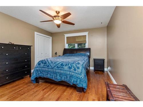 115-28342 Township Road, Rural Red Deer County, AB - Indoor Photo Showing Bedroom