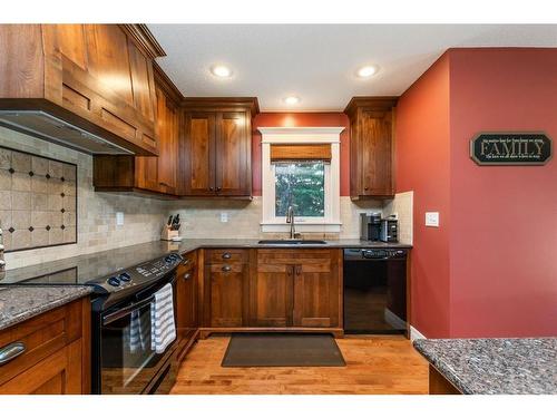 115-28342 Township Road, Rural Red Deer County, AB - Indoor Photo Showing Kitchen