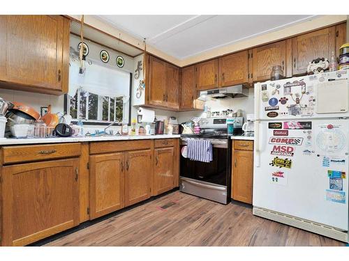 4707 50 Avenue, Caroline, AB - Indoor Photo Showing Kitchen