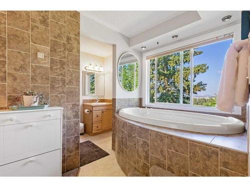 27007 Township Road 384, Rural Red Deer County, AB - Indoor Photo Showing Bathroom