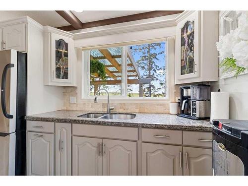 27007 Township Road 384, Rural Red Deer County, AB - Indoor Photo Showing Kitchen With Double Sink