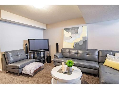 20 Tallman Close, Red Deer, AB - Indoor Photo Showing Living Room