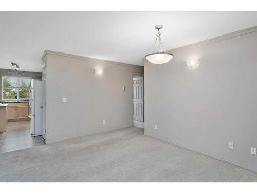 404-5601 Kerry Wood Drive, Red Deer, AB - Indoor Photo Showing Other Room