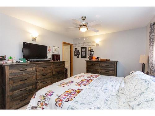 144 Ammeter Close, Red Deer, AB - Indoor Photo Showing Bedroom