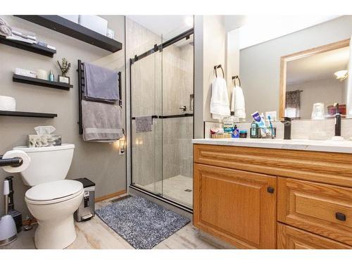 144 Ammeter Close, Red Deer, AB - Indoor Photo Showing Bathroom