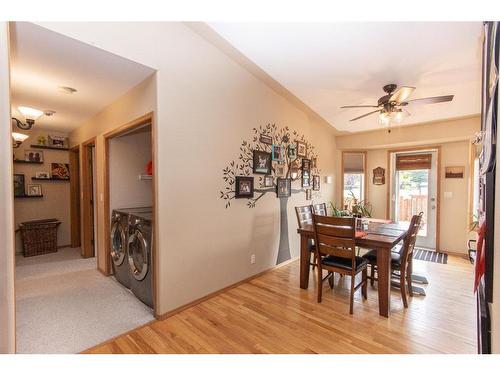 144 Ammeter Close, Red Deer, AB - Indoor Photo Showing Dining Room