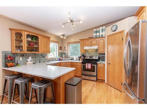 144 Ammeter Close, Red Deer, AB - Indoor Photo Showing Kitchen