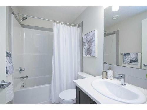 14649 1 Street Ne, Calgary, AB - Indoor Photo Showing Bathroom