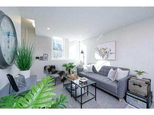 14649 1 Street Ne, Calgary, AB - Indoor Photo Showing Living Room