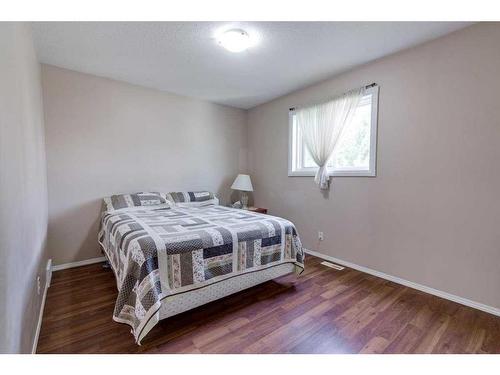 50 Jewell Street, Red Deer, AB - Indoor Photo Showing Bedroom