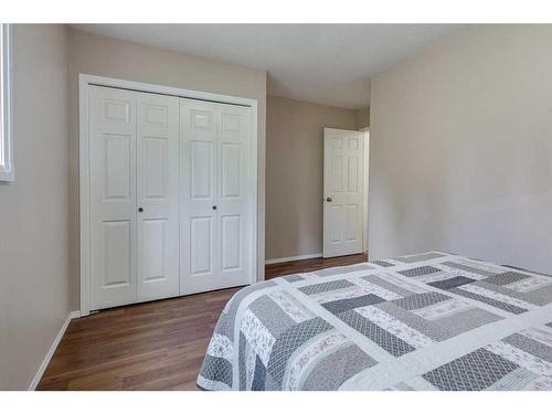 50 Jewell Street, Red Deer, AB - Indoor Photo Showing Bedroom