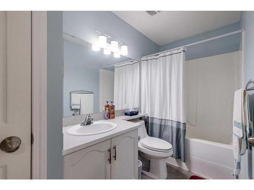 50 Jewell Street, Red Deer, AB - Indoor Photo Showing Bathroom