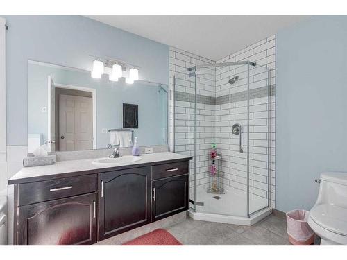 50 Jewell Street, Red Deer, AB - Indoor Photo Showing Bathroom