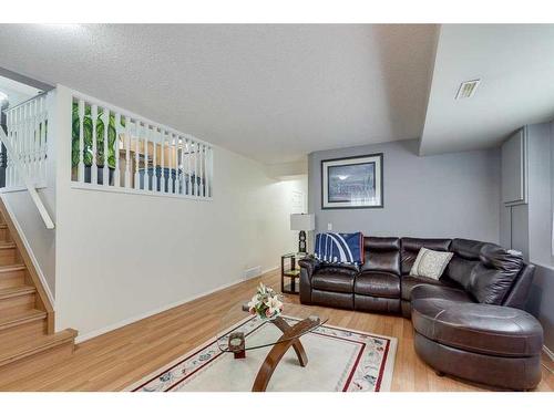 50 Jewell Street, Red Deer, AB - Indoor Photo Showing Living Room