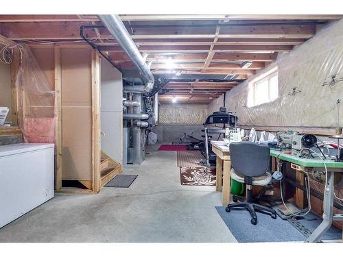 50 Jewell Street, Red Deer, AB - Indoor Photo Showing Laundry Room