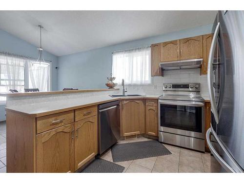 50 Jewell Street, Red Deer, AB - Indoor Photo Showing Kitchen