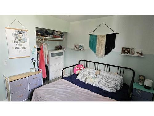 4905 Johnson Avenue, Lacombe, AB - Indoor Photo Showing Bedroom