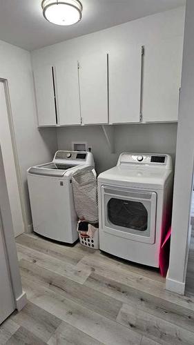 4905 Johnson Avenue, Lacombe, AB - Indoor Photo Showing Laundry Room