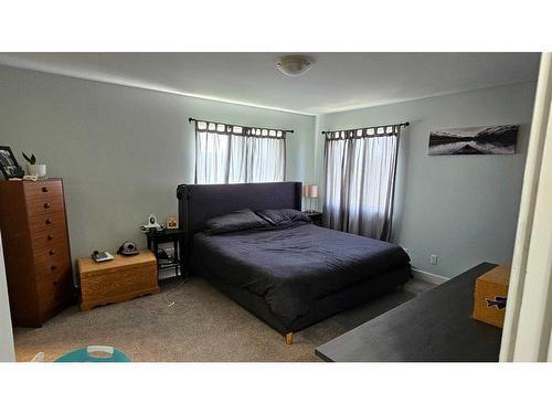 4905 Johnson Avenue, Lacombe, AB - Indoor Photo Showing Bedroom