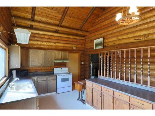 20055 Hwy 53, Rural Stettler No. 6, County Of, AB - Indoor Photo Showing Kitchen