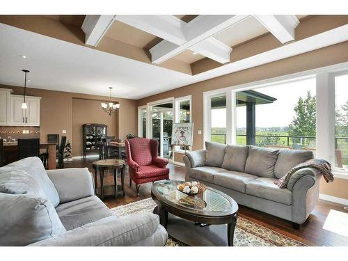 42 Coachill Street, Blackfalds, AB - Indoor Photo Showing Living Room