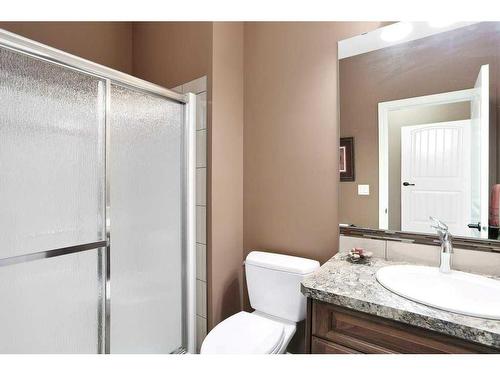 42 Coachill Street, Blackfalds, AB - Indoor Photo Showing Bathroom