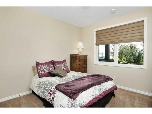 42 Coachill Street, Blackfalds, AB - Indoor Photo Showing Bedroom