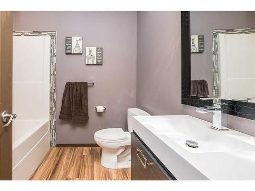 18-39026 Range Road 275, Rural Red Deer County, AB - Indoor Photo Showing Bathroom