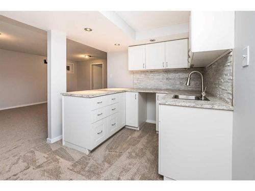 18-39026 Range Road 275, Rural Red Deer County, AB - Indoor Photo Showing Kitchen