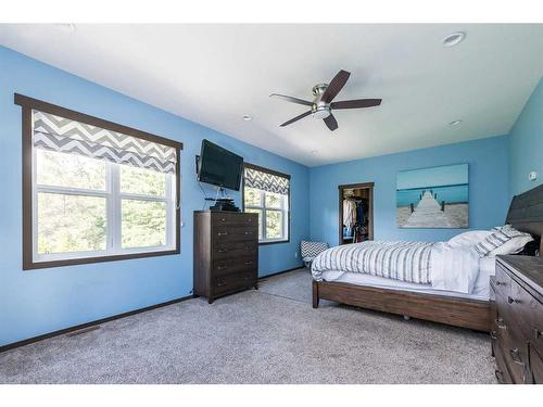 18-39026 Range Road 275, Rural Red Deer County, AB - Indoor Photo Showing Bedroom