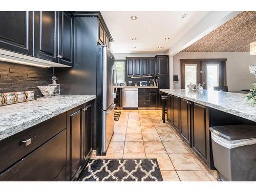 18-39026 Range Road 275, Rural Red Deer County, AB - Indoor Photo Showing Kitchen With Upgraded Kitchen