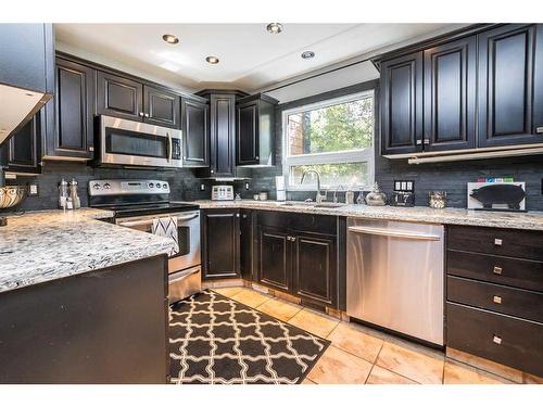 18-39026 Range Road 275, Rural Red Deer County, AB - Indoor Photo Showing Kitchen