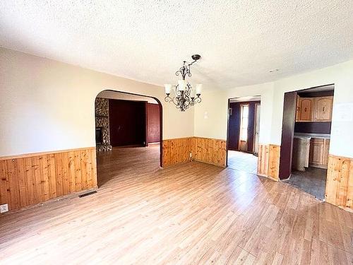 5009 57 Street, Stettler, AB - Indoor Photo Showing Other Room