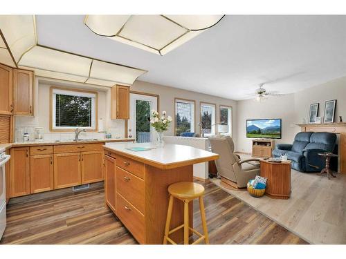 38 Langley Close, Lacombe, AB - Indoor Photo Showing Kitchen With Double Sink