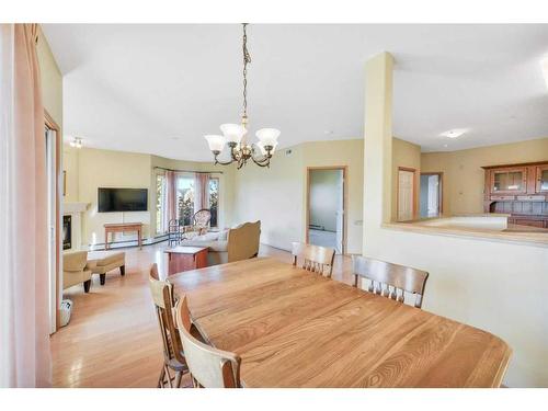 320-5300 48 Street, Red Deer, AB - Indoor Photo Showing Dining Room