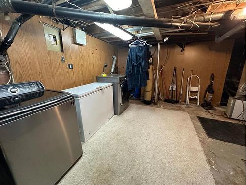 36254 Range Road 275, Rural Red Deer County, AB - Indoor Photo Showing Laundry Room