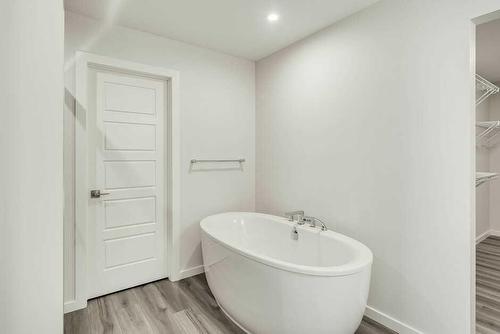 69 Emmett Crescent, Red Deer, AB - Indoor Photo Showing Bathroom