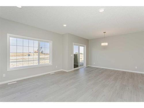 40 Key Cove Sw, Airdrie, AB - Indoor Photo Showing Other Room